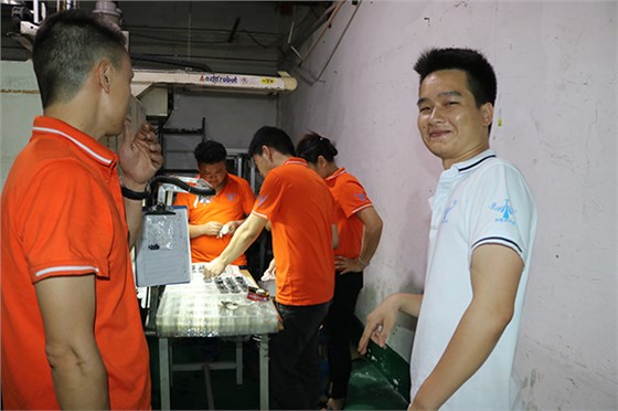 塑膠模具廠博騰納祝各位中秋快樂！