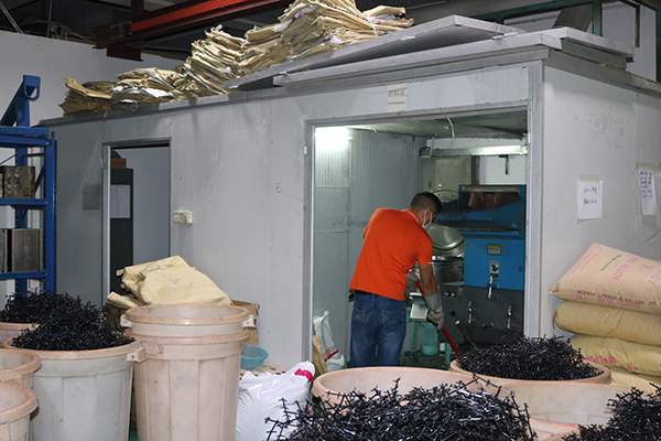模具制造廠注意了：“工程塑料”也有云泥之別！