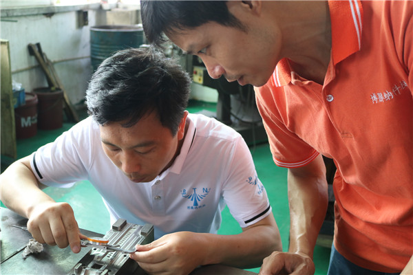 深圳塑膠模具廠——博騰納設立12道質檢工序，品質信得過！