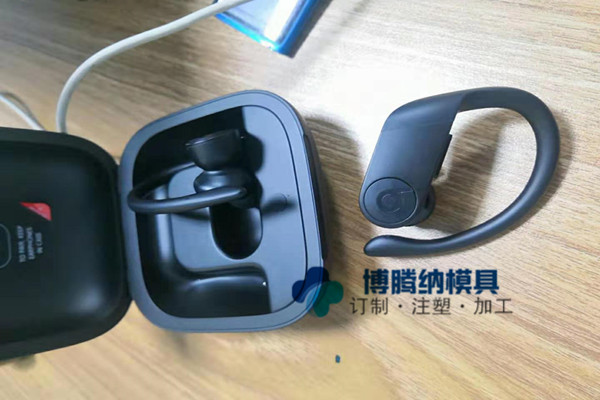 深圳藍(lán)牙耳機(jī)模具廠哪家行？來(lái)博騰納給你看看什么叫專業(yè)